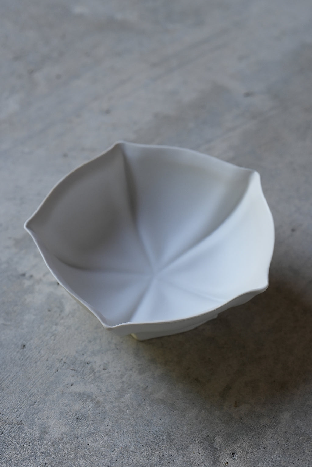 GLORIA MEDIUM BOWL MATTE